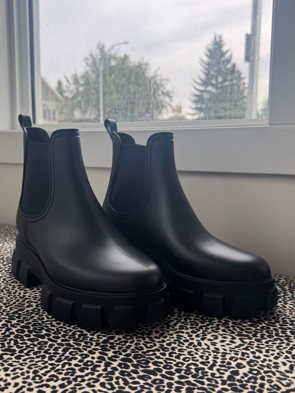 Jeffrey Campbell Women's Black Chunky Chelsea Rain Boots